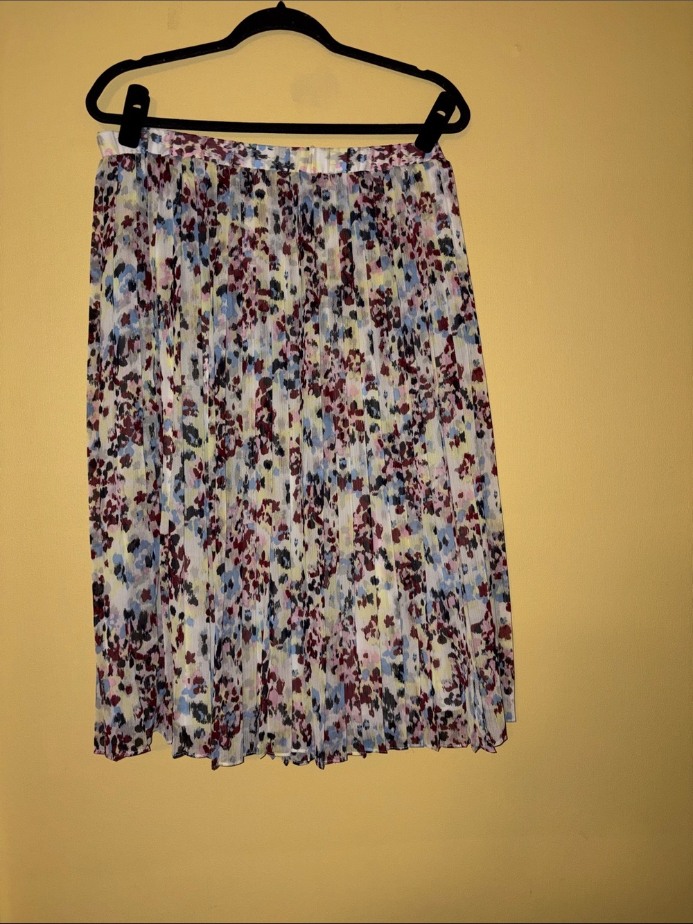 Banana Republic Factory Pleated Midi Skirt in Multi Floral Print